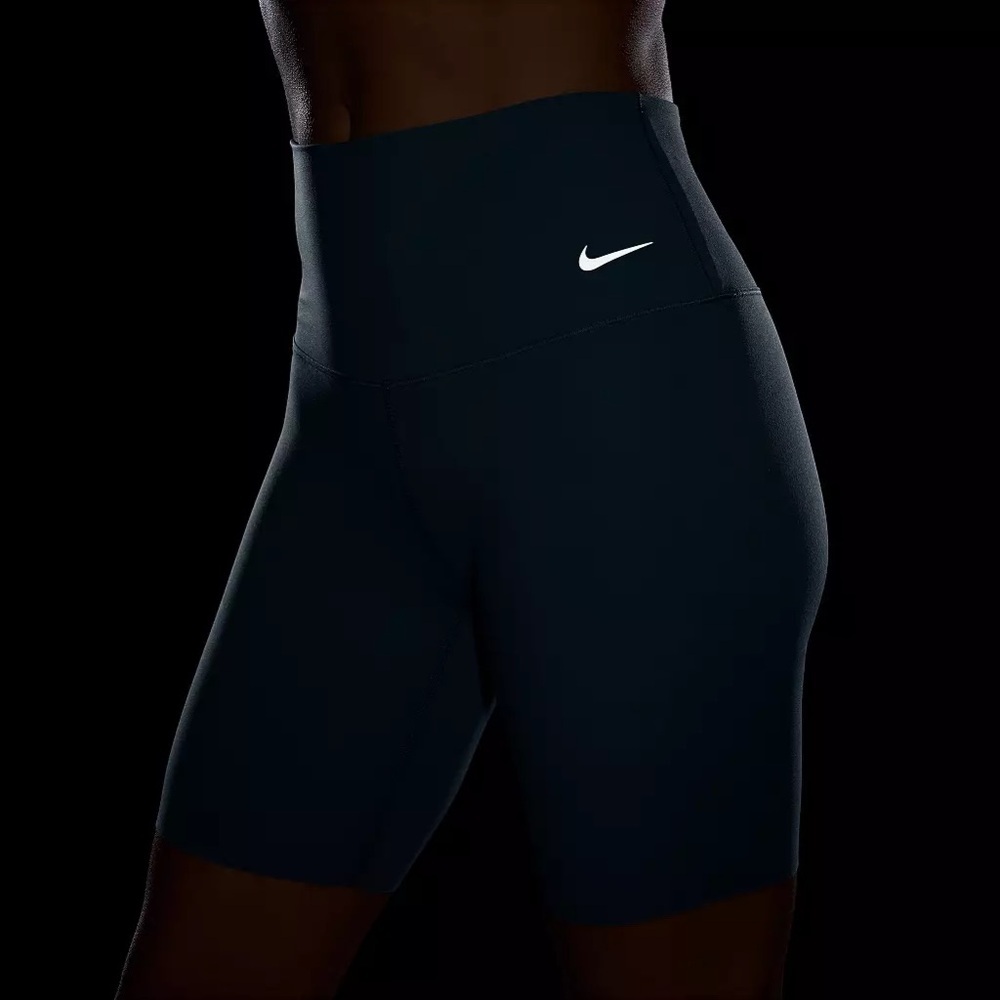 New Nike Women's Zenvy Gentle-Support High-Waisted 8" Biker Shorts size - Picture 3 of 7